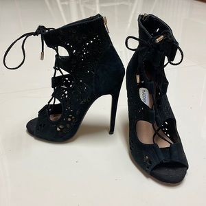 Steve Madden heels black. Cute lace up and patterned heels.